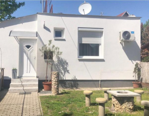 Judy Pipacs Apartman